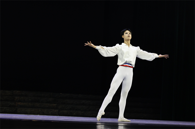 芭蕾变奏3.jpg